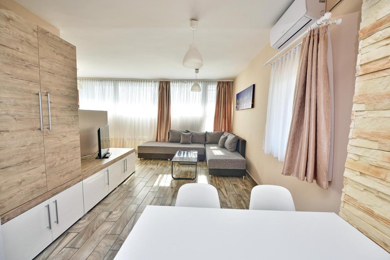 Panorama City Apartman Pecs Ngoại thất bức ảnh